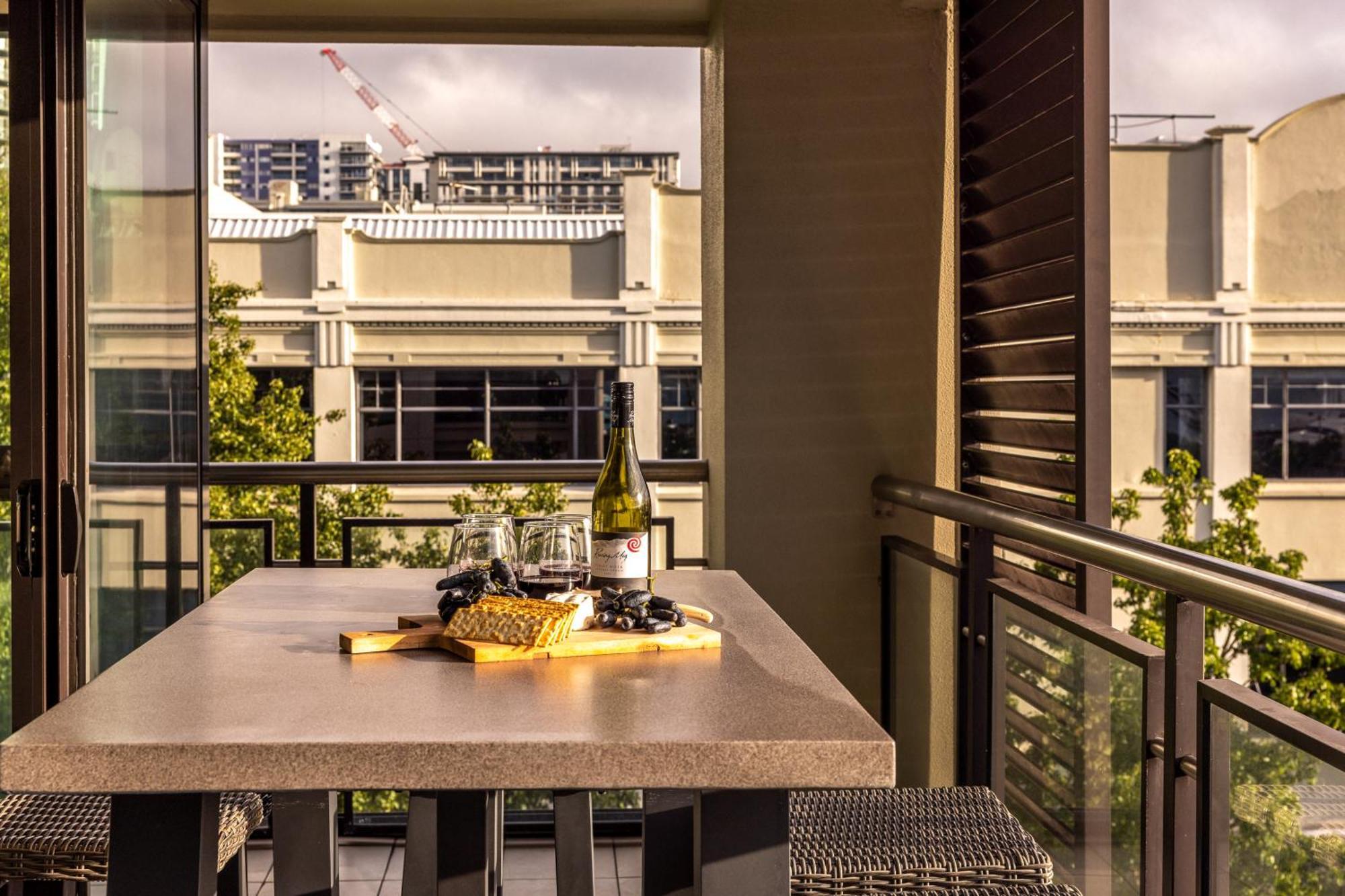 The Quays - Auckland Viaduct Apartment Exterior photo